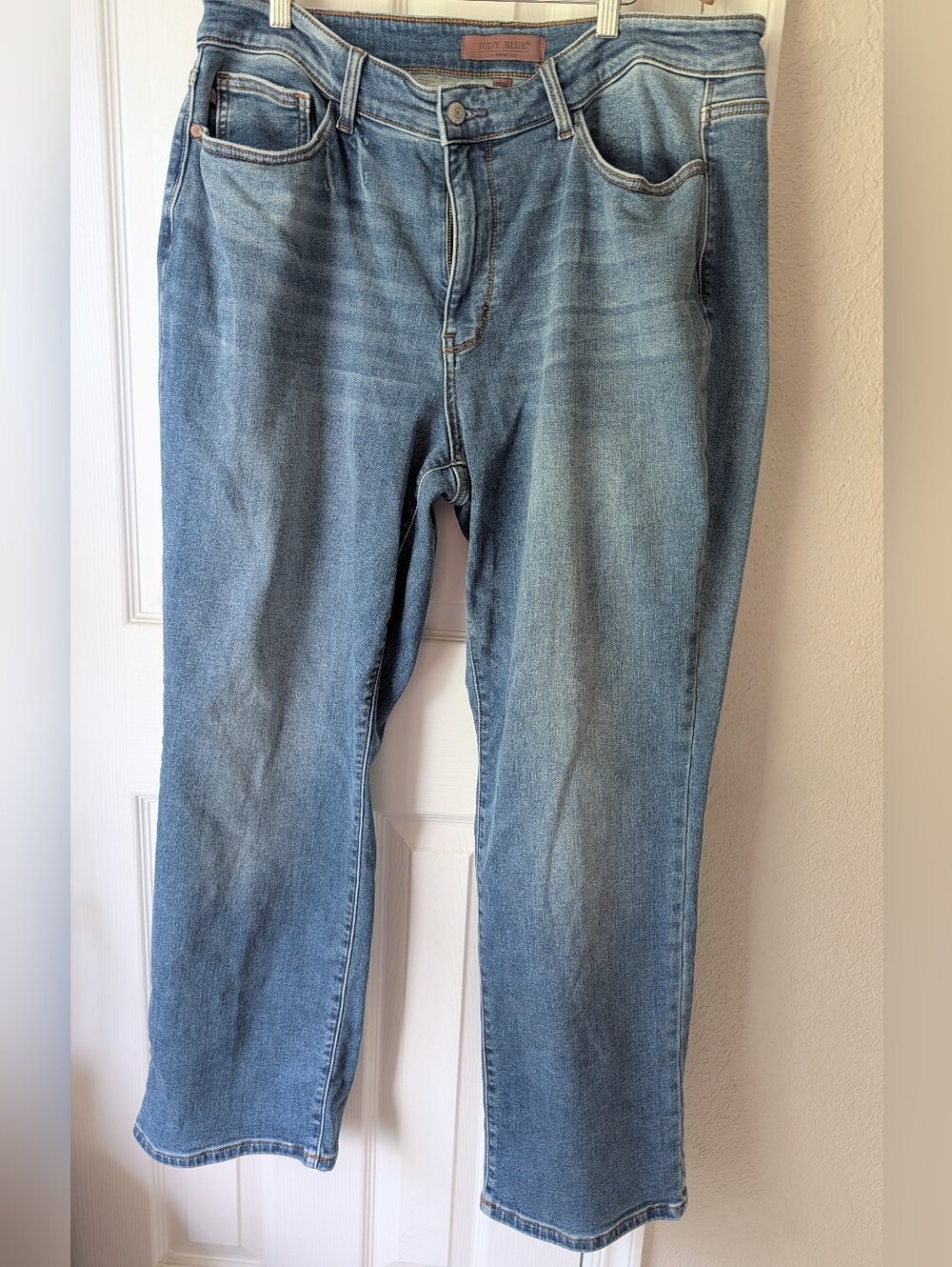 Classic Straight-Leg Light Wash Judy Blue Thermal Jeans